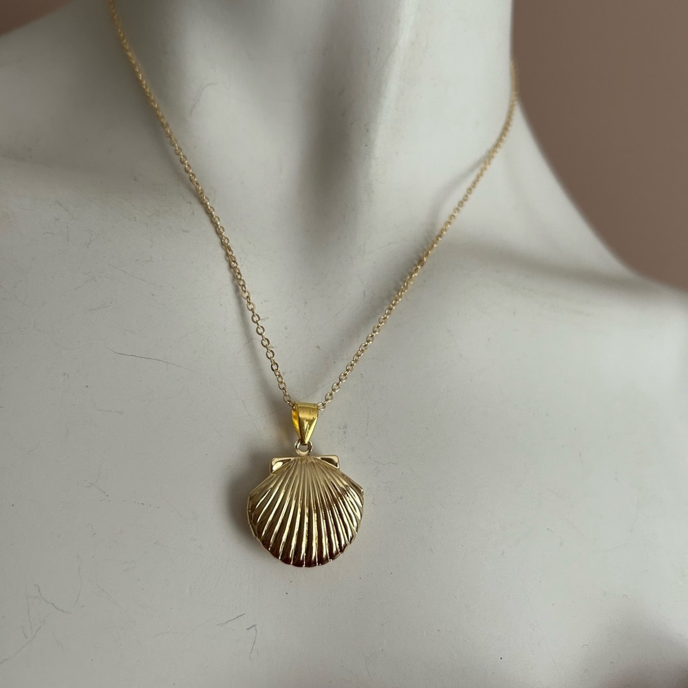 4/$50 Seashell silver or gold nautical locket 18 inches - Picture 6 of 6